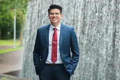 PENCAPAIAN MEMBANGGAKAN: Encik Muhammad Imran Md Zin, mahasiswa Sains Pengajian Kelautan di NTU itu kini menjalani program kerja sambil belajar dengan syarikat CMA CGM ASIA Pte Ltd selepas menerima Anugerah Kerja sambil Belajar Global (GIA) oleh Penguasa Kelautan dan Pelabuhan (MPA). - Foto BH oleh SYAMIL SAPARI