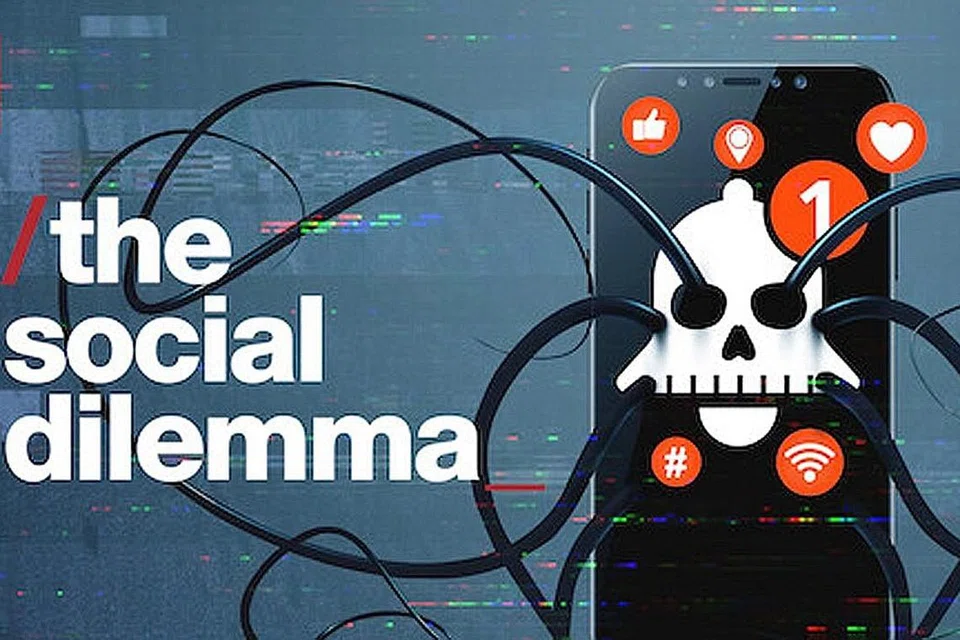 KAITAN MANUSIA DAN TEKNOLOGI: The Social Dilemma bak melengkapi filem The Great Hack, yang meneliti kesan media sosial ke atas peribadi dan kehidupan seseorang. - NETFLIX SINGAPORE
