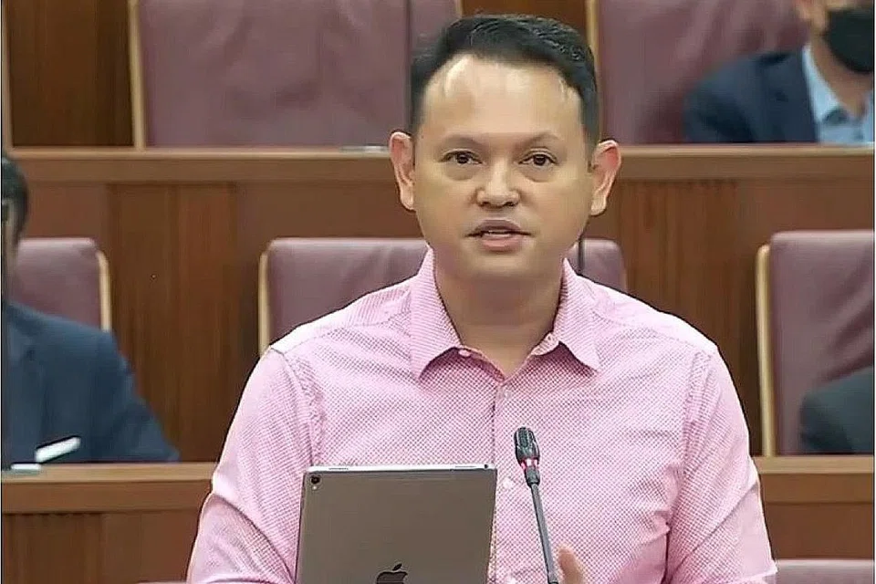"Piawaian Tiga Pihak (TS) ialah satu set amalan pekerjaan baik yang harus dilaksana oleh semua majikan di tempat kerja mereka. Kami menyedari bahawa tenaga kerja kita telah mengalami gangguan ketara terhadap pekerjaan mereka akibat Covid-19. Adalah penting majikan memupuk persekitaran kerja sihat." - Menteri Negara Kanan (Tenaga Manusia), Encik Zaqy Mohamad.