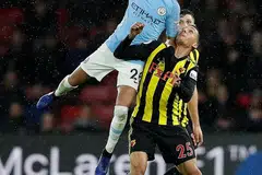 PENUH AKSI: Royad Mahrez (kiri), yang cuba merebut bola daripada Jose Holebas, cemerlang bermain buat Manchester City dalam kemenangan pasukannya ke atas Watford. - Foto REUTERS
