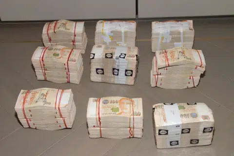 PENGUBAHAN WANG HARAM: Suspek yang ditahan di Singapura dikatakan ada kaitan dengan aktiviti perjudian di China dengan seramai 131 orang ditangkap dan lebih 10 juta yuan ($1.9 juta) dirampas.