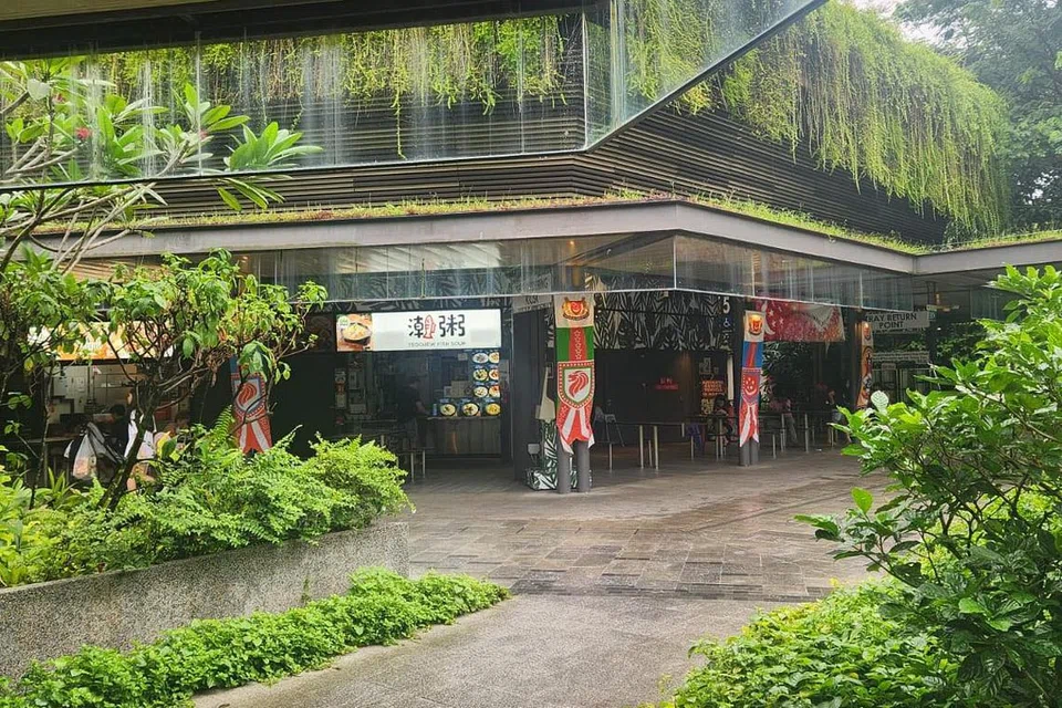 Pusat Penjaja Bukit Canberra yang menyediakan 44 gerai makan dibuka pada Disember 2022.