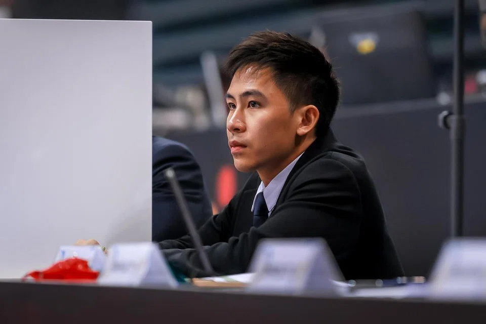 CURAH BAKTI: Mantan ahli gimnastik negara, Hoe Wah Toon, yang bermula mengadil di pertandingan antarabangsa pada 2019, berkata tugasnya sebagai seorang pengadil adalah satu cara beliau boleh memberi sumbangan kepada gimnastik.