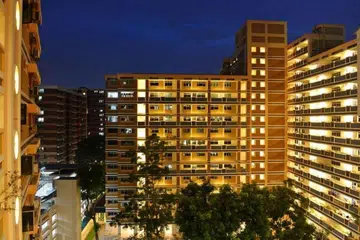 TARIF NAIK: Kenaikan tarif elektrik bermakna bil bulanan bagi sebuah keluarga yang tinggal di flat HDB empat bilik secara purata akan meningkat sebanyak $5.20.