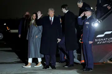 Bakal Presiden Amerika Syarikat, Encik Donald Trump, isterinya, Cik Melania, dan anaknya tiba di Lapangan Terbang Antarabangsa Washington Dulles di Virginia pada 18 Januari.