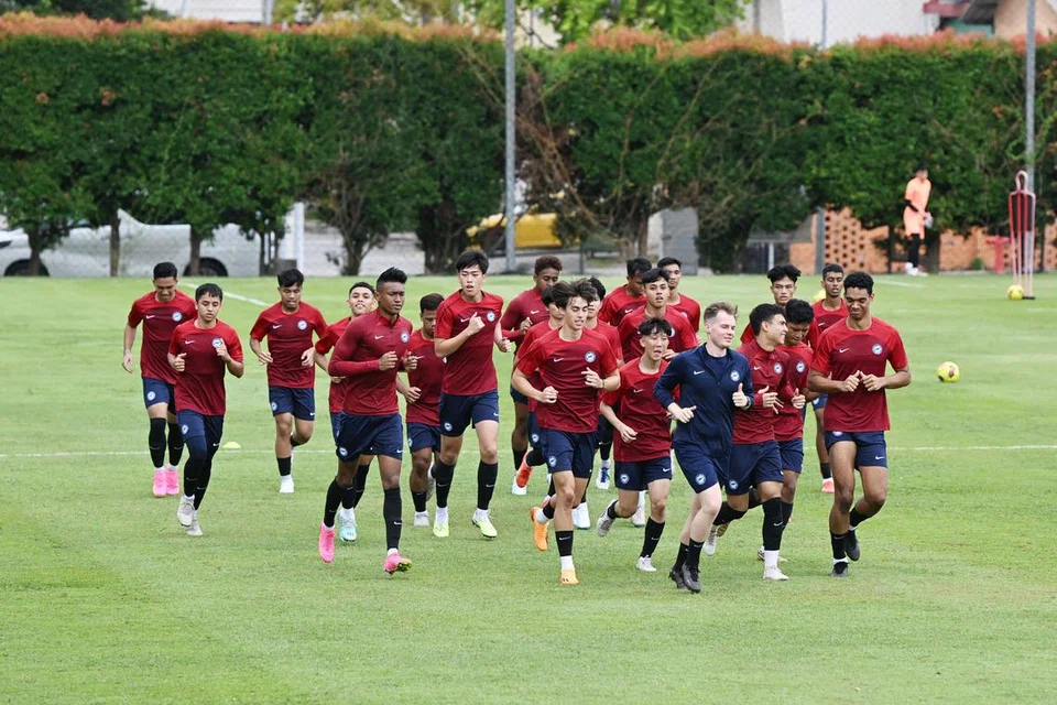 Pasukan bola sepak negara tidak pernah memenangi emas di acara bola sepak Sukan SEA. 