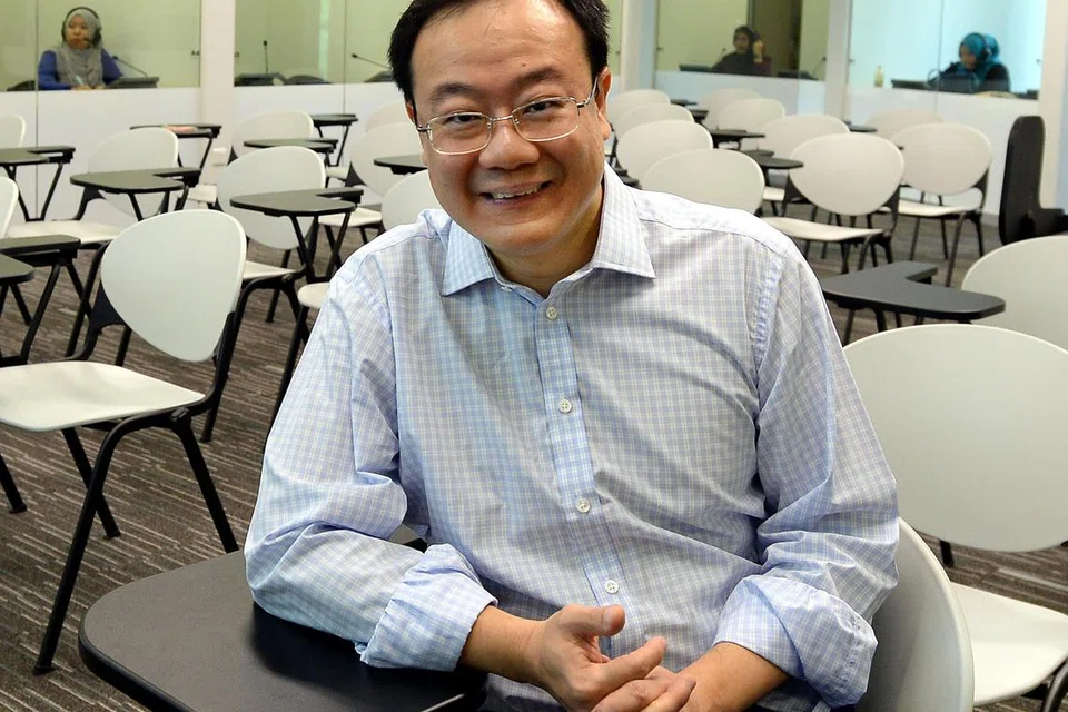 Ketua Program Ijazah Bahasa dan Sastera Melayu (BAML) di Universiti Sains Kemasyarakatan Singapura (SUSS), Dr Lim Beng Soon, berpendapat bahasa Melayu masih kekal relevan kini. 