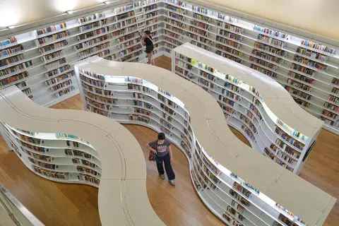 Library@orchard akan ditutup sementara mulai 28 Oktober bagi pengubahsuaian yang bakal siap pada pertengahan kedua 2026.