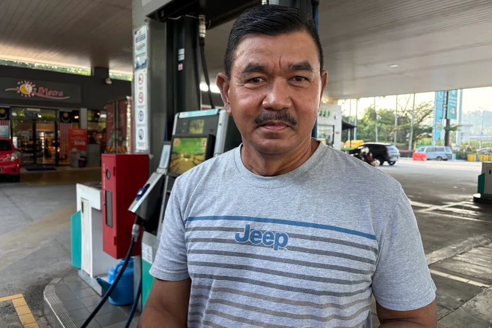 Encik Hamidun Mohd Nor, 58 tahun, pekebun yang bekerja sendiri.