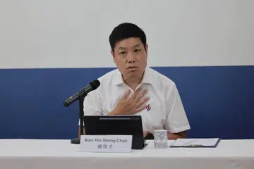 Encik Alex Yeo mula menceburi politik pada 2020, semasa beliau dicalonkan di GRC Aljunied sebagai sebahagian pasukan PAP.