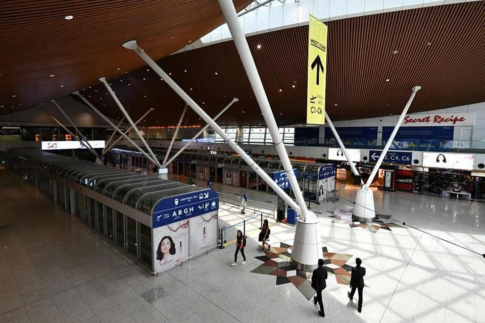 SEKATAN KEMASUKAN DIKENAKAN: Malaysia menyekat kemasukan warga dari negara dengan lebih 150,000 kes Covid-19 mulai Isnin (7 September). - Foto BH oleh LIM YAOHUI