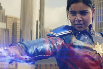 TAWARAN TIDAK DIDUGA: Berbekal pengetahuan mendalamnya tentang dunia komik, pelakon drama adiwira ‘Ms. Marvel’, Iman Vellani, ditawarkan menjadi penulis bersama naskhah komik edisi terhad, ‘Ms. Marvel: The New Mutant’. 