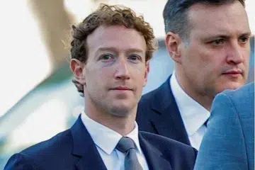 Ketua Pegawai Eksekutif Meta, Encik Mark Zuckerberg, berkata tanggungjawab untuk pengesahan umur harus terletak pada pembuat peranti mudah alih.