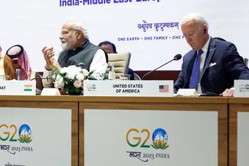 PERJANJIAN REL DAN PELABUHAN: Pemimpin global mengumumkan perjanjian rel dan pelabuhan berbilang negara yang menghubungkan Timur Tengah dan Asia Selatan pada Sabtu dalam satu sesi di luar sidang puncak Kumpulan 20 (G20) di New Delhi, India. Sesi dihadiri Perdana Menteri India, Encik Narendra Modi (kiri) dan Presiden Amerika Syarikat, Encik Joe Biden (kanan). 