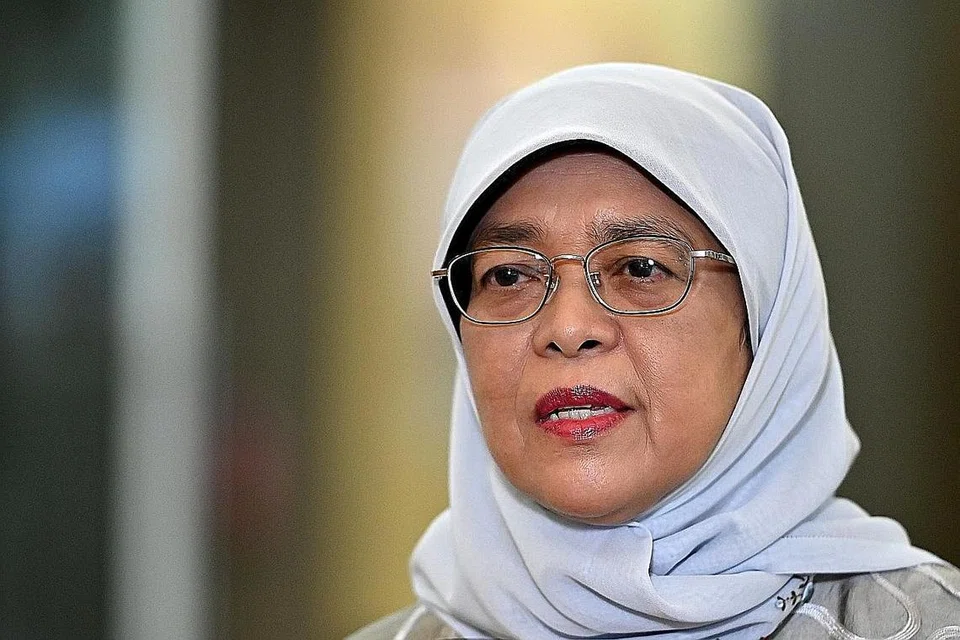 PRESIDEN HALIMAH: Lahir penghargaan ke atas golongan pendidik yang komited dan berdedikasi dalam menyahut pelbagai cabaran yang timbul akibat pandemik ini. - Foto fail 