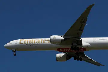 DIBERHENTIKAN LAGI: Emirates memberhentikan lebih ramai juruterbang dan kru kabin kelmarin dalam hari kedua pemberhentian kerja di salah satu syarikat penerbangan jarak jauh terbesar di dunia, kata tiga sumber syarikat. - Foto REUTERS
