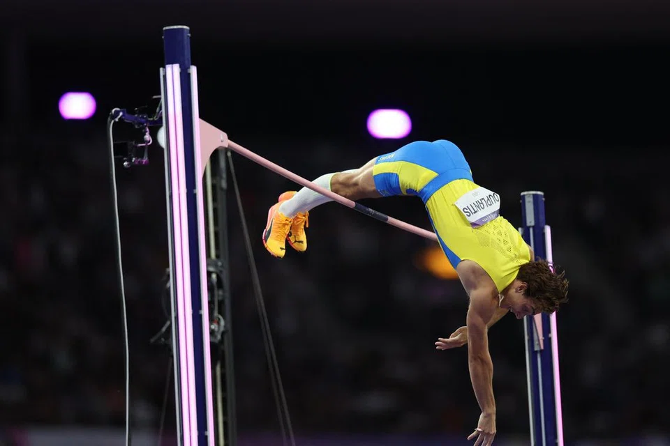 Atlet lompat bergalah dari Sweden, Armand ‘Mondo’ Duplantis, berjaya memecahkan rekod beliau setelah melepaskan ketinggian 6.25 meter pada 5 Ogos, berbanding ketinggian 6.24 meter yang dicatat beliau pada April. 