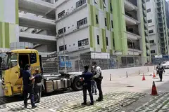 HARUS DIELAK: Seorang pekerja migran berusia 39 tahun meninggal dunia pada 27 April selepas digilis sebuah kepala jentolak di Yishun Industrial Street 1. Kehilangan satu jiwa sekalipun akibat kemalangan di tempat kerja adalah terlalu banyak. - Foto fail