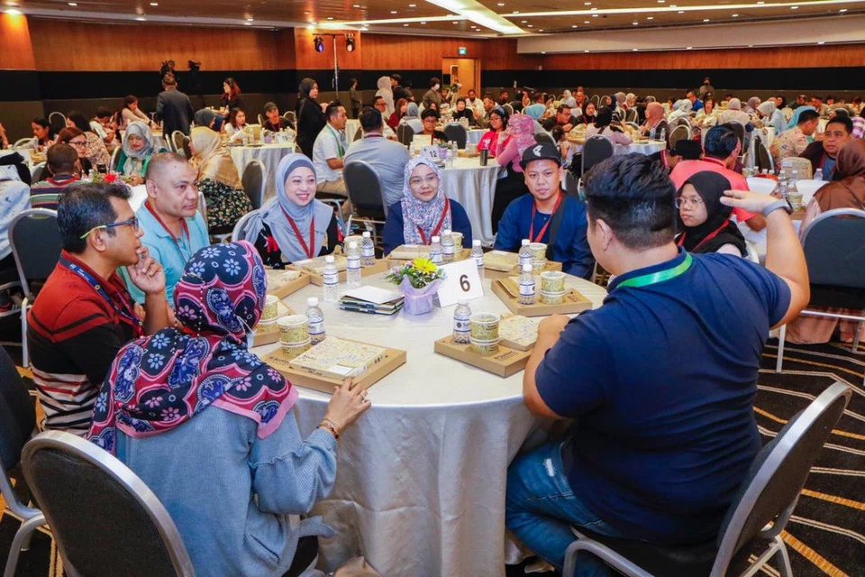 Peserta berpeluang berinteraksi dan mendengar pengalaman daripada karyawan daripada rangkaian profesional Mendaki dari sektor pertumbuhan seperti teknologi, kejuruteraan, perbankan dan kewangan.