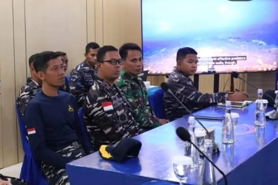 Sidang media Pasukan mencari dan menyelamat (SAR)  Gugus Tempur Laut Indonesia pada 13 Julai menayangkan dron bawah air milik Tentera Laut Indonesia mengesan  bangkai feri KMP Tunu Pratama Jaya di dasar laut Selat Bali.