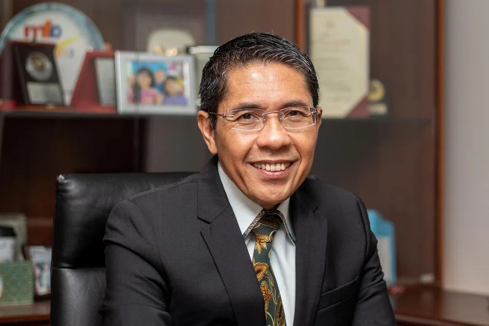 Menteri di Pejabat Perdana Menteri, Dr Mohamad Maliki Osman, menerima Anugerah Alumni Antarabangsa bagi Pencapaian Luar Biasa Madhuri dan Jagdish N. Sheth 2023-2024 dalam satu majlis pada 18 April. 
