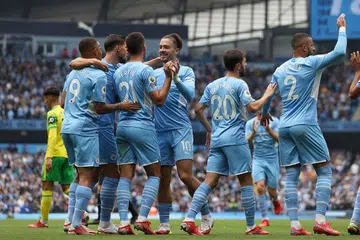 LALUAN SUKAR: Kesemua kelab England, Manchester City (atas), Liverpool dan Chelsea menghadapi persaingan hebat kecuali Manchester United. - Foto REUTERS