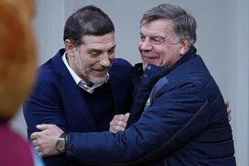 PELANTIKAN BARU: West Brom melantik Sam Allardyce (kanan) sebagai pengurus baru mereka selepas memecat Slaven Bilic (kanan) baru-baru ini. - Foto Reuters