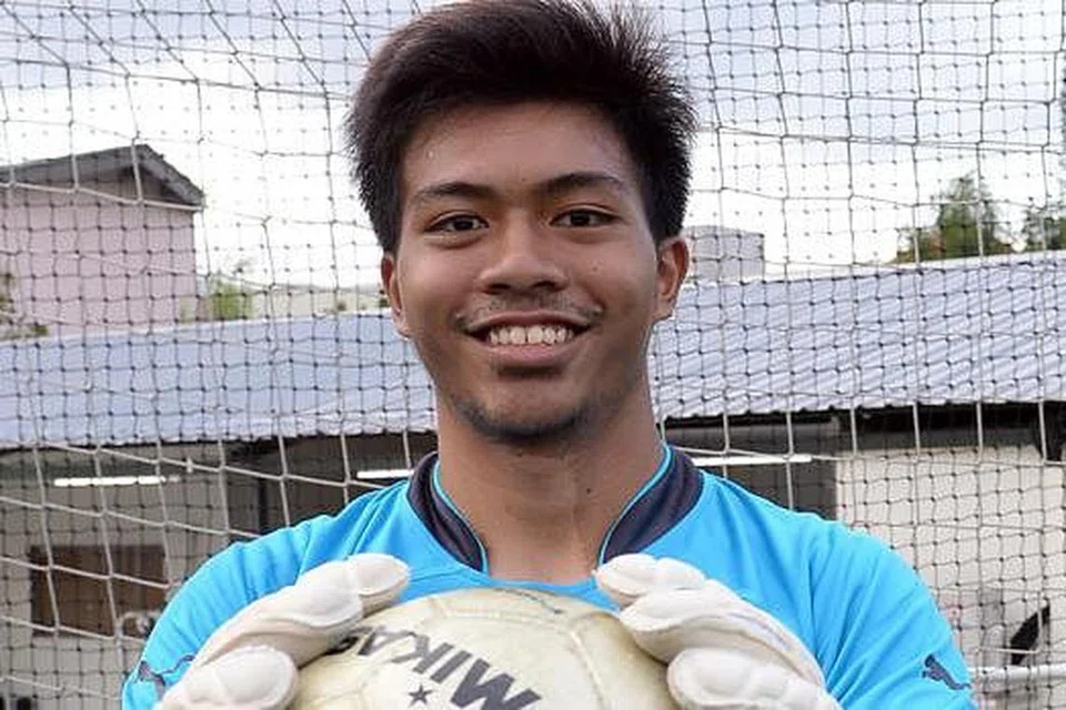 INGIN JADI SEPERTI HASSAN SUNNY: Penjaga gawang muda, Hariz Mohd Farid, 18 tahun.