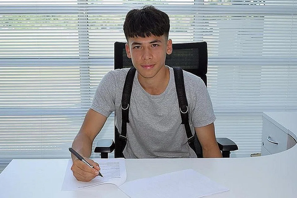 ELAK TANGGUNGJAWAB: Ben Davis gagal melaporkan diri untuk menjalani Perkhidmatan Negara (NS) sebagaimana yang diarahkan 14 Februari lalu. - Foto fail