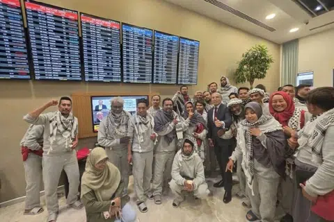 Seramai 29 rakyat Malaysia yang ditahan tentera Israel ketika mengikut misi bantuan kemanusiaan ke Gaza, Global Sumud Flotilla (GSF) 2.0, telah dibebaskan tentera Israel dan akan tiba di Malaysia pada 24 Mei.