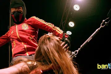 BANTING: Sampaikan pesanan tiada salahnya bermimpi seperti gadis bertudung yang ingin jadi ahli gusti dan berjaya memecahkan tembok stereotaip bahawa dia dibendung dengan penampilan dirinya. - Foto PAPAHAN FILMS 