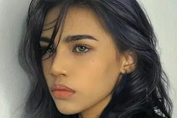 Setiap Aidilfitri, bakat muda Malaysia, Puteri Balqis Azizi, menyambut perayaan itu bersama gelandangan di ibu negara, Malaysia, sambil mendengarkan perkongsian kisah peribadi mereka yang menyentuh jiwa.