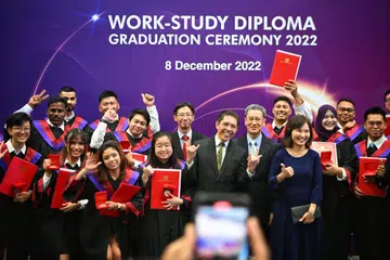 Para lulusan ITE perlu merebut peluang meningkatkan kemahiran termasuk dalam kursus peringkat Diploma Kerja-Belajar (WSDip) bagi prospek pekerjaan yang lebih baik dan kemajuan  dalam kerjaya mereka.