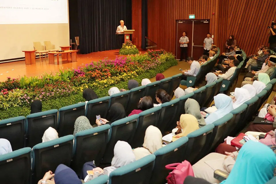 BENTANG PANDANGAN DAN PERANCANGAN MUIS: Menteri Bertanggungjawab bagi Ehwal Masayrakat Islam, Encik Masagos Zulkifli Masagos Mohamad menggariskan bidang tumpuan utama Muis untuk tiga tahun seterusnya, dari 2019 hingga 2021, termasuk memperkasakan Muis sebagai sebuah pertubuhan daripada tiga badan tunggak di bawah M kuasa tiga. - Foto fail