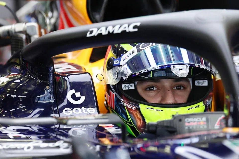 Pelumba Red Bull, Isack Hadjar, semasa ujian pramusim Formula Satu di Litar Antarabangsa Bahrain, pada 18 Februari.