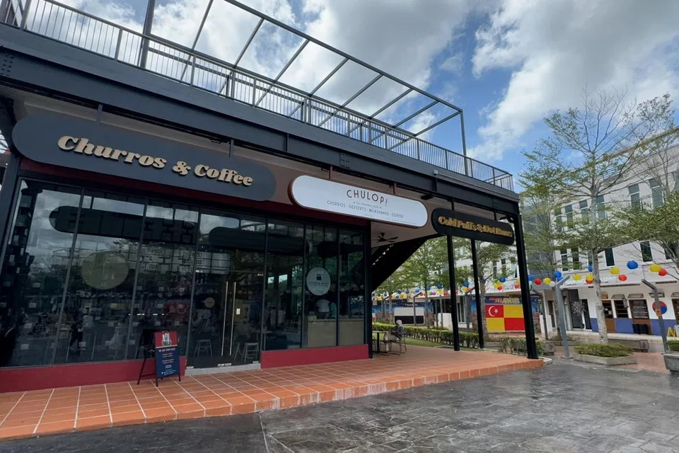 Kedai ‘Chulop! And Boms & Buns Experience Store’ di Bangi Avenue, Selangor Malaysia. 