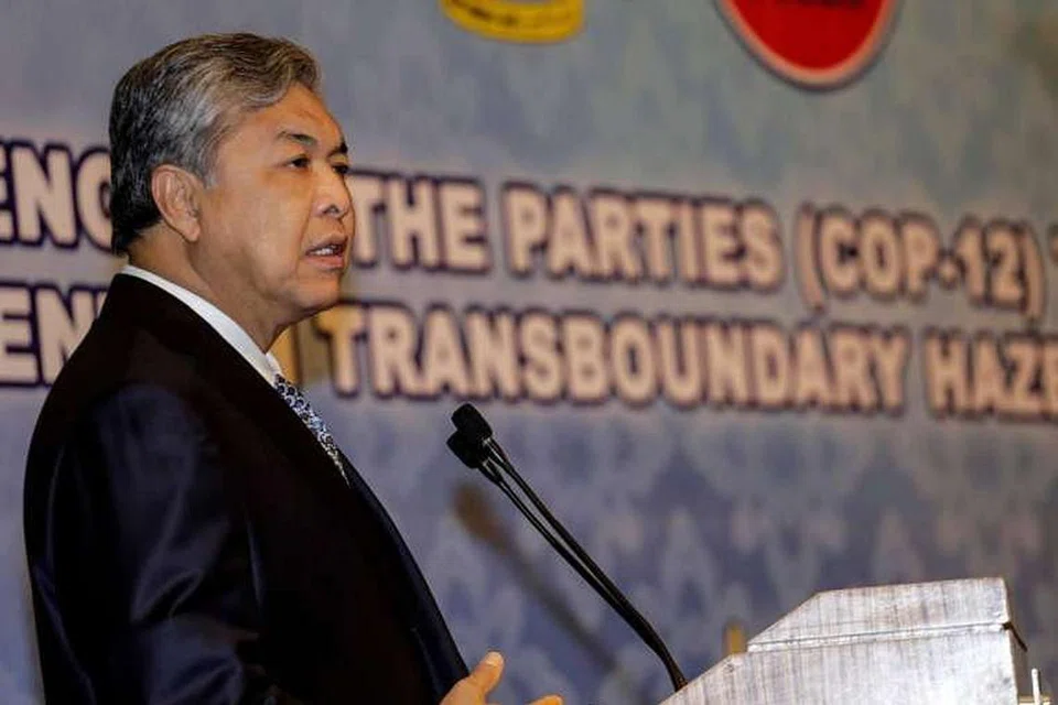 Menantu Datuk Seri Dr Ahmad Zahid Hami (atas), Allahyarham Datuk Syed Alman Syed Alwi, meninggal dunia selepas di bawah ubat pelali untuk menjalani pembedahan pergigian. 