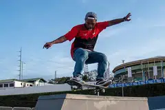 PERNAH DI ATAS: Bekas juara Sukan X Asia, Feroze Rahman, memimpin kontinjen Team Singapore seramai enam atlit ke Sukan SEA di Filipina bulan lalu. - Foto SPORT SINGAPORE
