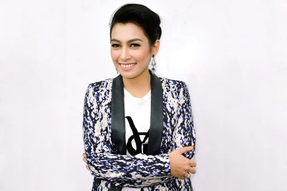 LALUI DETIK MENCABAR: Misha Omar pernah berdepan dengan kepahitan lagunya tidak diputar di radio lantas berharap penyanyi muda tidak mudah kecewa dengan jerih payah dunia seni. - Foto fail