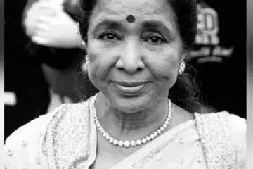 Asha Bhosle meninggal dunia, legenda muzik India, penyanyi Bollywood, Asha Bhosle vs Lata Mangeshkar, berita kematian artis India, lagu Umrao Jaan, Anand Bhosle, hindi