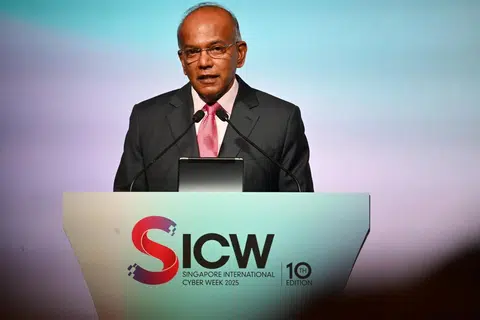 Menteri bagi Keselamatan Negara merangkap Menteri Ehwal Dalam Negeri, Encik K. Shanmugam, berkata Singapura akan terus memperkukuh tata tertib antarabangsa berasaskan undang-undang dalam bidang siber bagi menggalakkan kerjasama global.