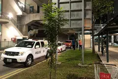 KHIDMAT TERGANGGU: Kedua-dua laluan LRT Punggol East dan West tidak beroperasi selepas seorang wanita ditemui meninggal dunia di landasan LRT stesen Cove, yang merupakan stesen pertama bagi laluan LRT Punggol East.