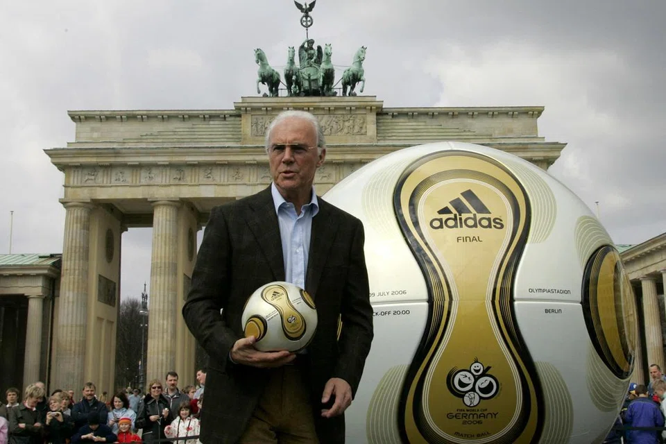 PEMAIN, JURULATIH, NEGARAWAN: Sumbangan mendiang Franz Beckenbauer dalam bola sepak begitu meluas meskipun legasinya yang abadi ialah sebagai pemain dan jurulatih.