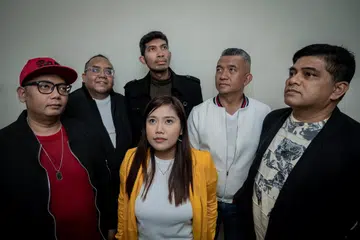 Band Singapura, ORA, yang terdiri daripada (dari kiri) Ryzal Aziz, Sharin Wahab, Muhammad Aliff Farkhan, Zulkifli Kader, Halfis Salleh dan Que Qurrain (tengah) ingin memperkenalkan muzik Melayu di enam lokasi sekitar Tokyo dan Kansai, Jepun, dalam persembahan ‘gig’ jelajah mulai 2 November 2024.