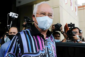 BERI SARANAN: Mantan perdana menteri, Datuk Seri Najib Tun Razak, kelmarin mengusulkan agar Umno memberi sokongan kepada Datuk Seri Anwar, tetapi dengan syarat tidak membabitkan Parti Tindakan Demokratik (DAP). - Foto REUTERS