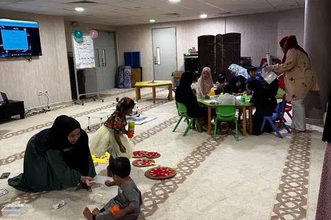 Untuk memastikan ibu bapa dapat menunaikan solat tarawih di masjid dengan tenang, tujuh masjid menyediakan khidmat penjagaan kanak-kanak agar mereka boleh solat tanpa risaukan tentang anak mereka.