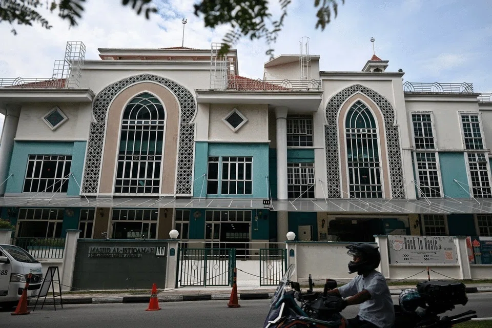 spf, masjid al-istiqamah, daging babi