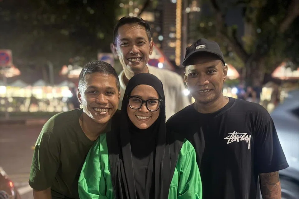 adik beradik, bertemu