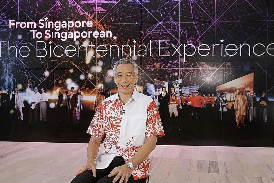 HARAPAN TAHUN BARU: Menurut Encik Lee, meskipun pertumbuhan ekonomi dunia yang lebih perlahan sudahpun menjejas negara ini namun tahun ini, Singapura berjaya mengelakkan kemelesetan ekonomi. - Foto MCI