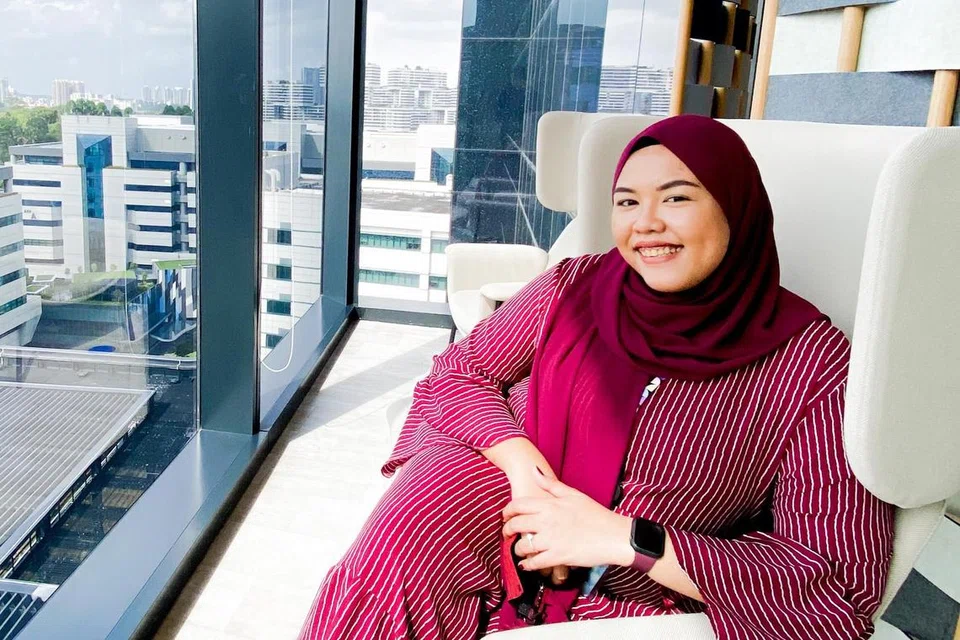 Cik Shamim Jalil, pencipta kandungan pelancongan bebas, ingin lebih banyak sokongan bagi pekerja bebas mendapatkan pembayaran pendapatan tepat pada masanya.